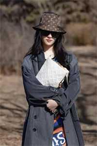 精选篇章阅读别人蜜月旅行,我们新婚扶贫